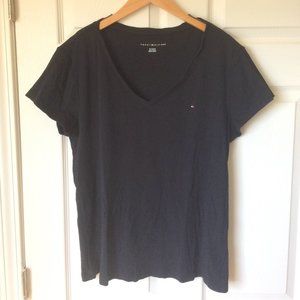 Tommy Hilfiger Women's Black Cotton XL V-Neck Tee